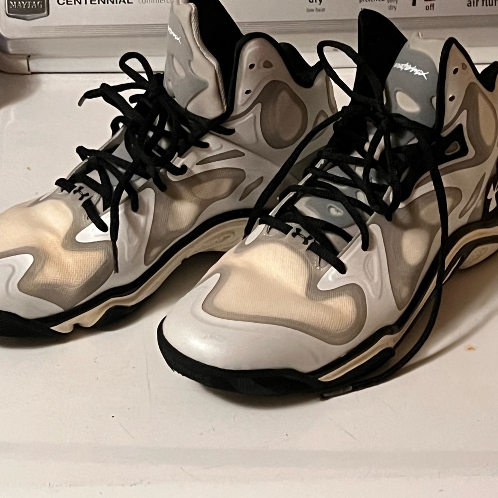 Under Armour Anatomik Basketball or Casual Shoes Sneakers WCB Men